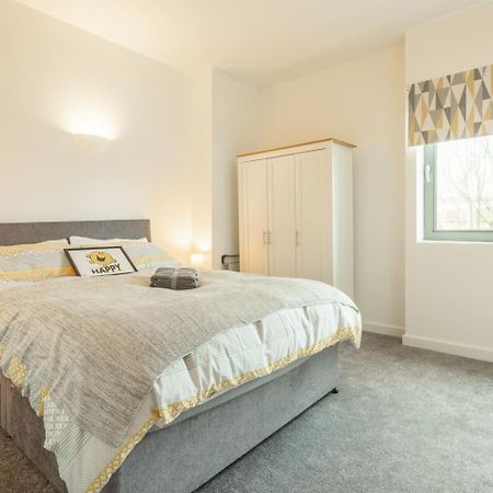 Central Bedford: Two Bedrooms, Breakfast Basket المظهر الخارجي الصورة