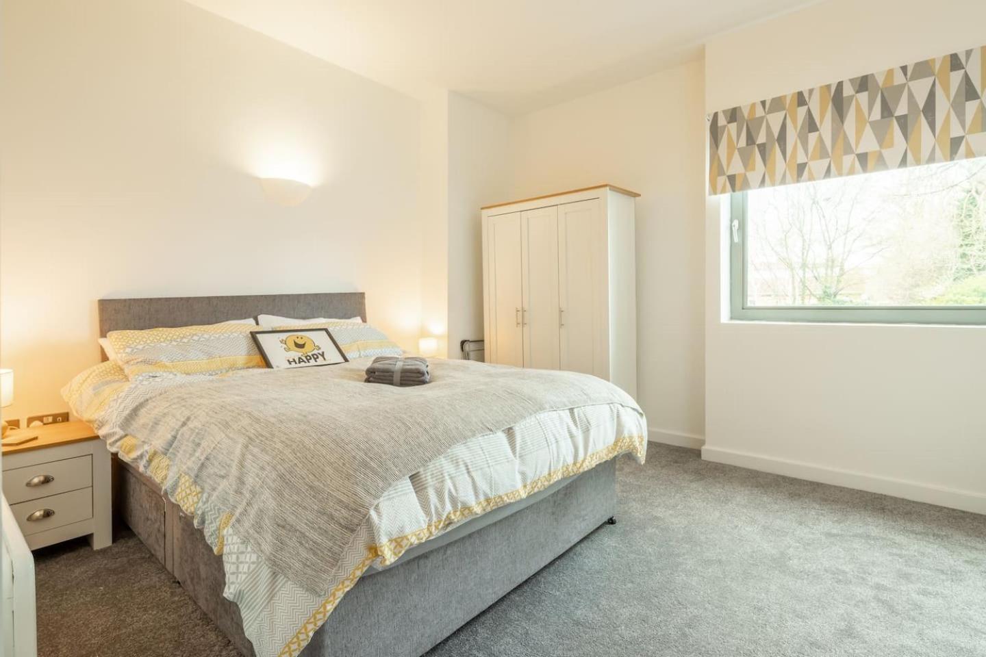 Central Bedford: Two Bedrooms, Breakfast Basket المظهر الخارجي الصورة
